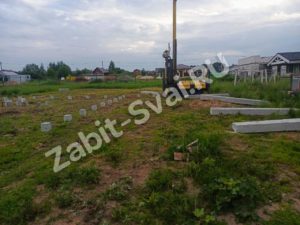 Монтаж жб свай для дома из пеноблока и печи 6 300x225 - Монтаж-жб-свай-для-дома-из-пеноблока-и-печи-6