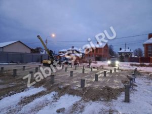 Установка свай для дома из бревна г. Ногинск 2 300x225 - Установка-свай-для-дома-из-бревна-г.-Ногинск-2